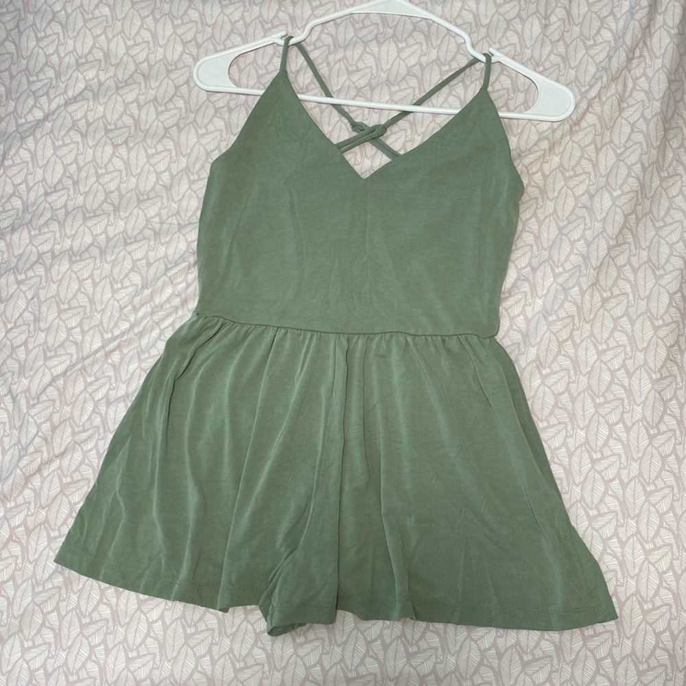 Forever 21 Adjustable Strap Crossover Back Romper Small Light Olive Green